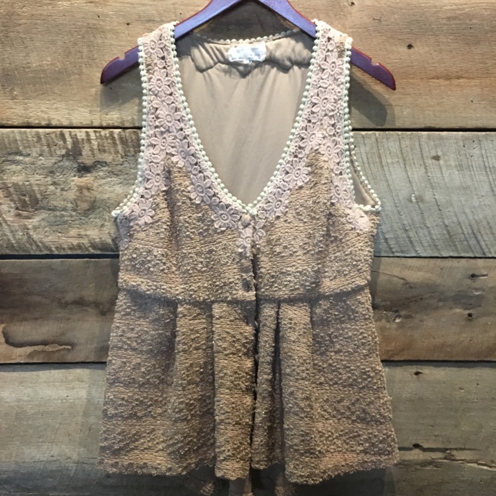 Altar’d State vest size medium